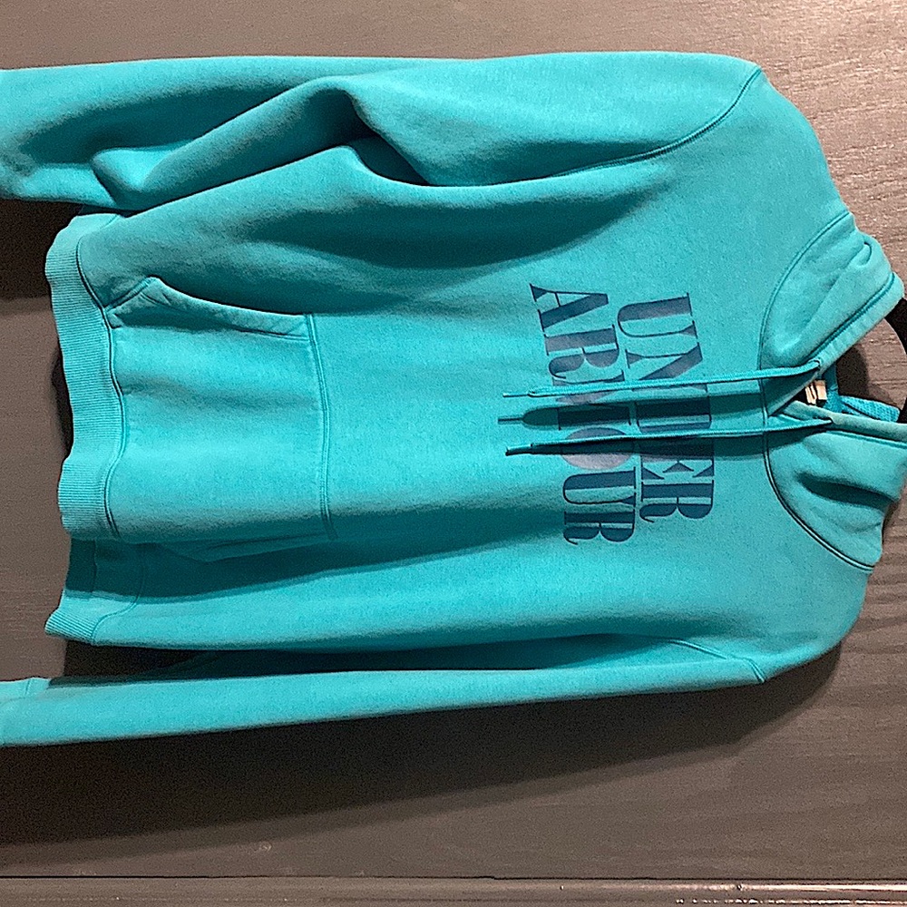 Under Armour Women’s Blue Hoodie. Size:XL No Stains, Smoke free home.